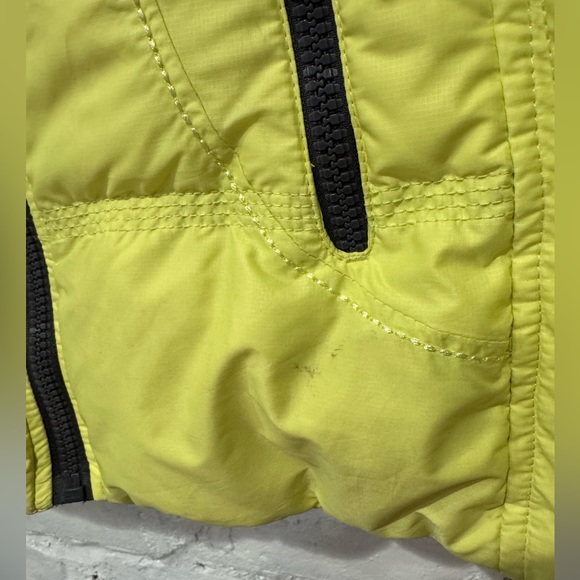 Lululemon Athletica - Reversible Bright Yellow Puffer Vest with Hood Size 6‎ - Picture 3 of 10